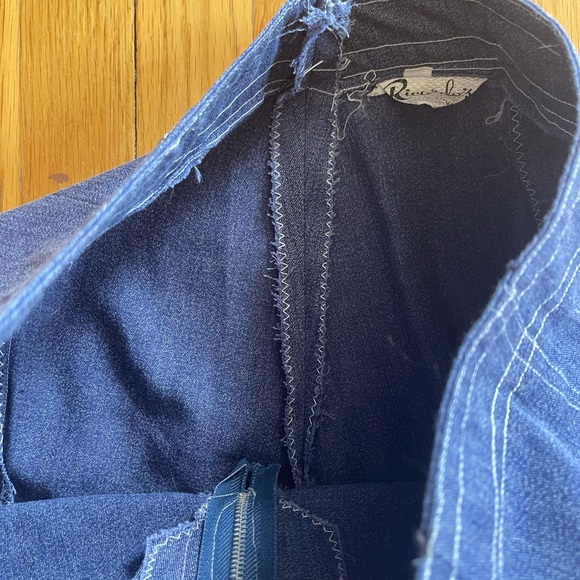 SOLD | 70s Vintage Floral Embroidered Ricardo Acapulco Bell Bottom Jeans - Picture 8 of 13